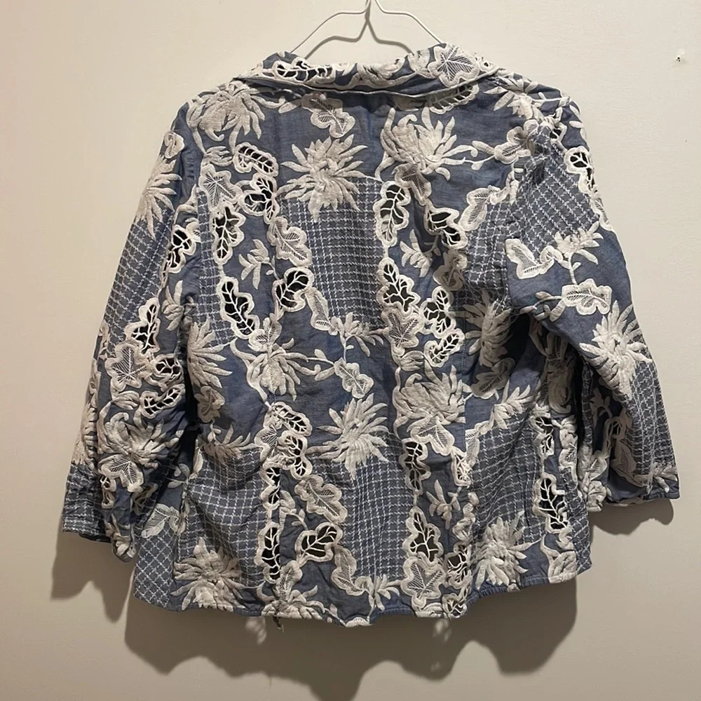 Light blue and White Chico’s Cutout Blazer - Picture 3 of 3